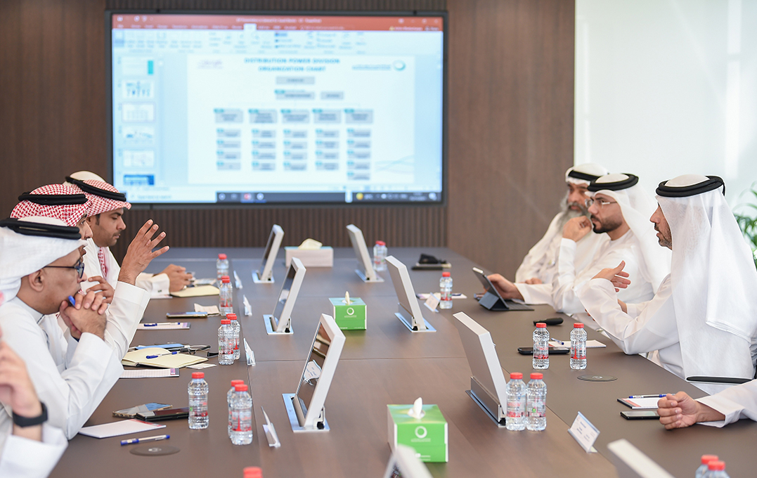 DEWA receives a delegation from the Saudi Electricity Company to share experiences in electricity distribution