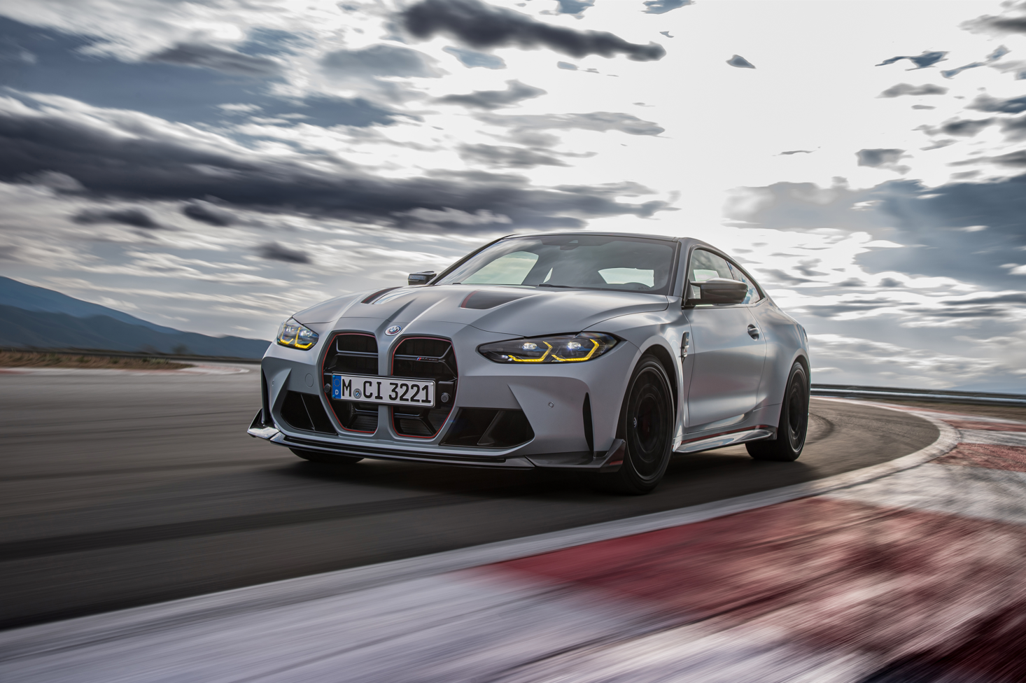 The all-BMW M4 CSL – The Re-Edition of a Legend.