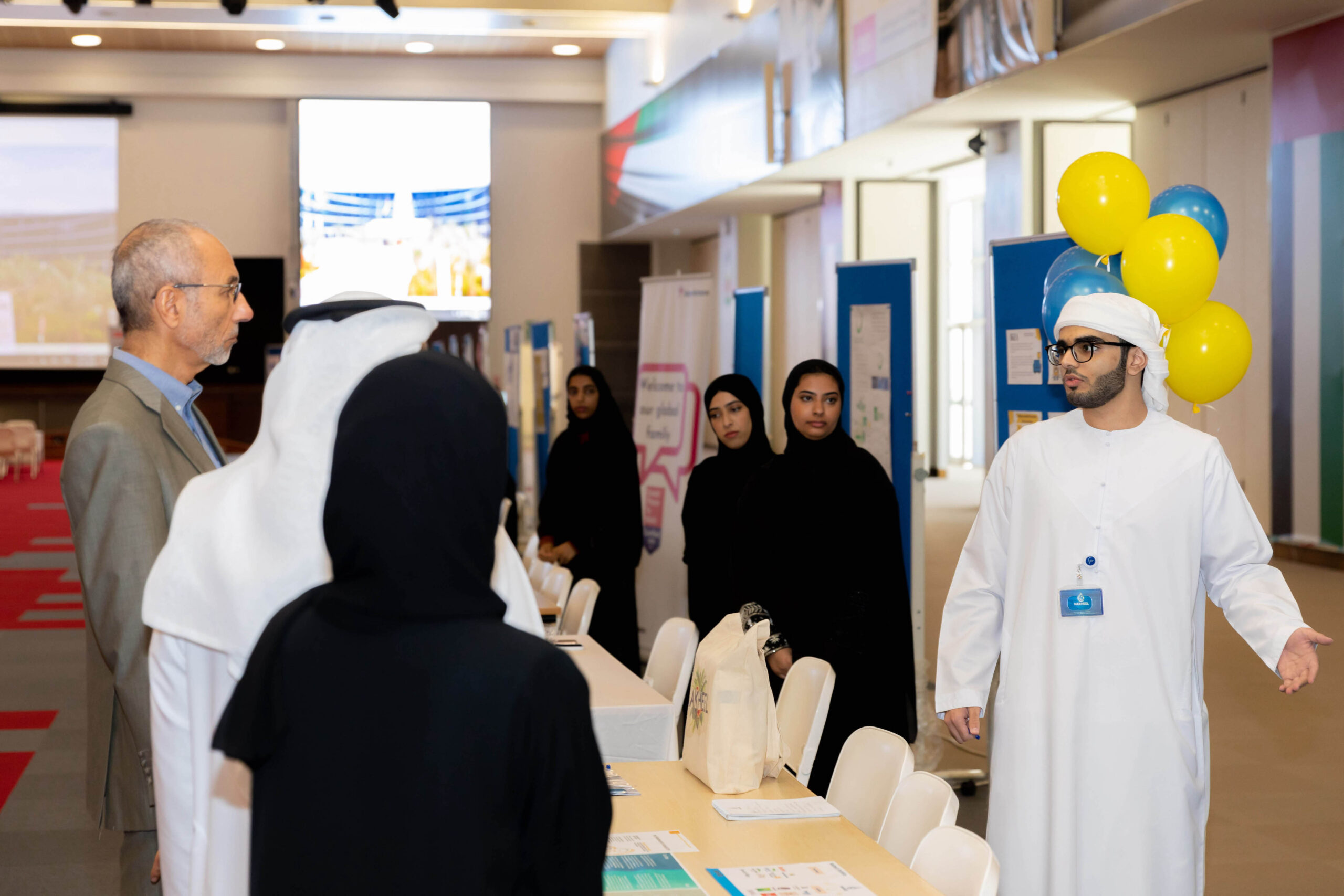 180 Students from College of Business and Economics at UAEU Present their Graduation Projects and Internship Programs