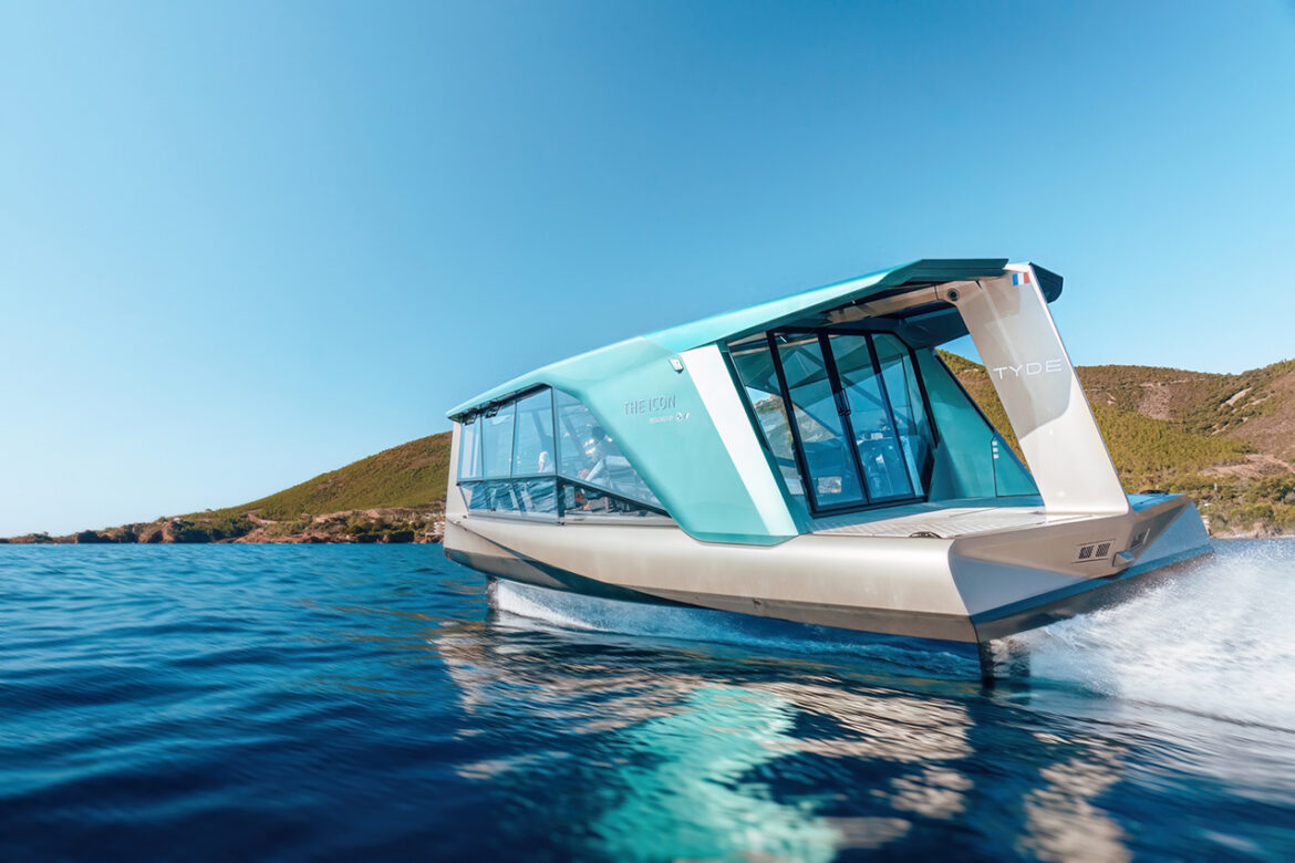 Revolutionizing Luxury Watercraft: The World’s First Battery-Powered Maritime Vehicle