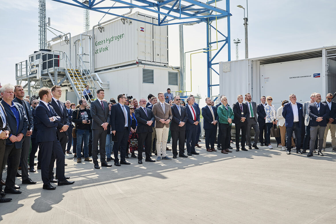 MOL inaugurates the largest green hydrogen plant of the region