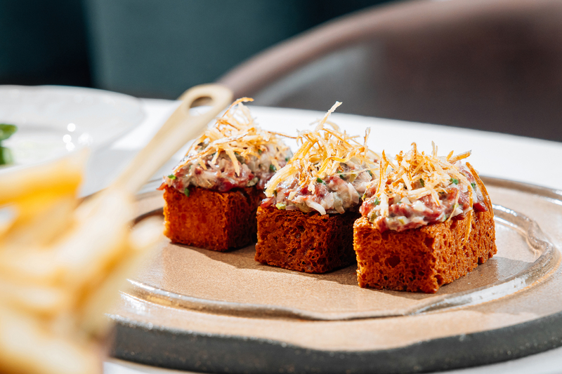 Fumée Steakhouse Introduces Elevated Dining Experiences with New Lunch and Steak & Grape Offers