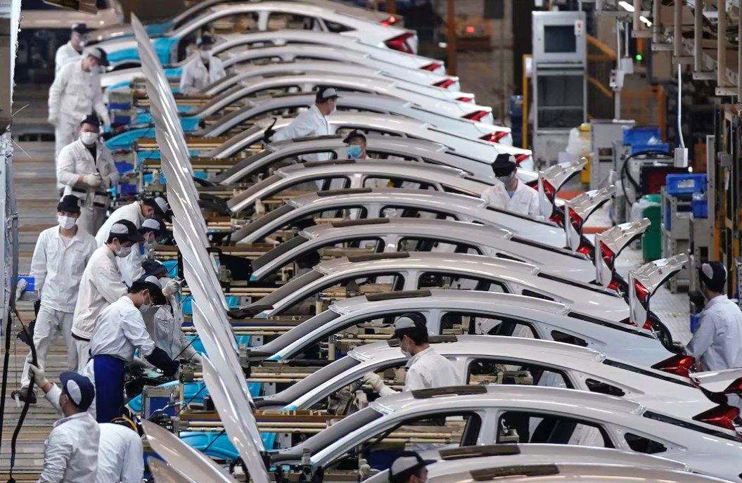 China’s Fuel-Powered Car Strategy Is Redrawing Global Auto Markets — Beyond the EV Spotlight